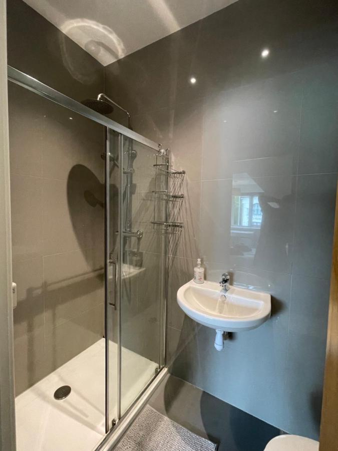 2 Bedroom 2 Bathroom Apartment 8 Including Free Parking Bromley Exterior foto